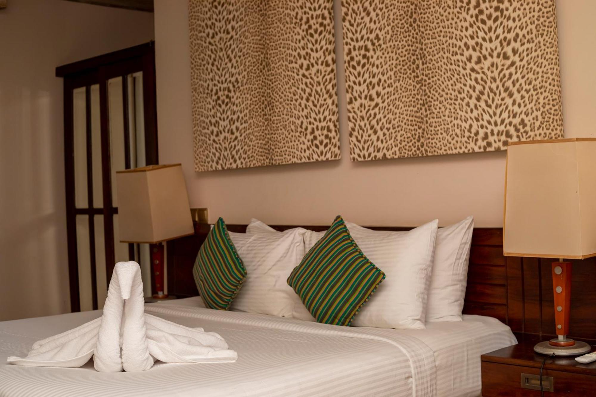 Nikara Luxury Beach House Tissamaharama Exterior foto